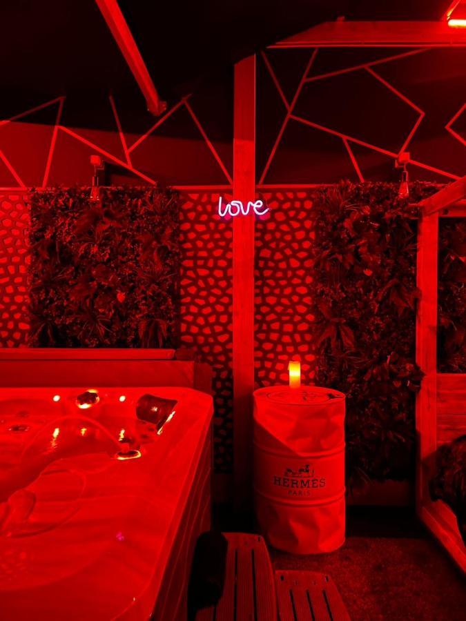 L'Entrepot Secret Hotell Nîmes Exteriör bild